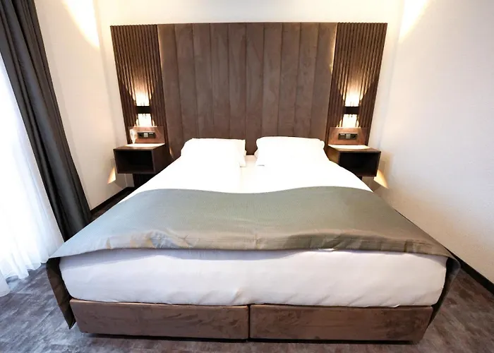 Hotel Jg & Restaurant Antoniergasse 3*